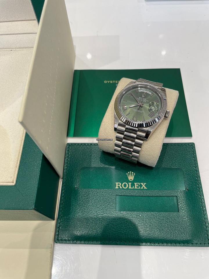 Rolex | Day-Date | 228239 | White gold | 40 mm | White gold | Green | Automatic