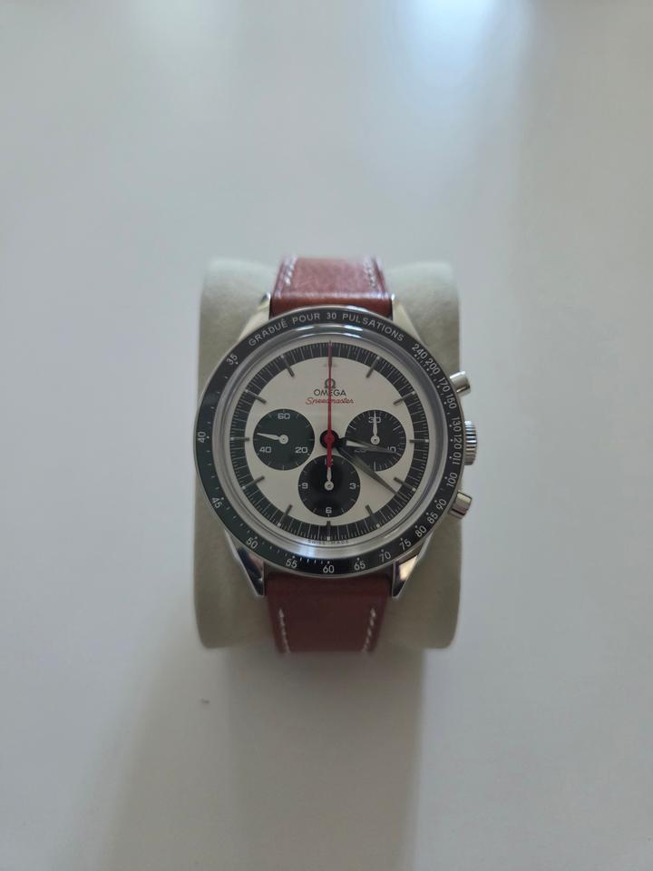 Omega Speedmaster Professional Moonwatch Limited edition (out of 2998) like new with full set.