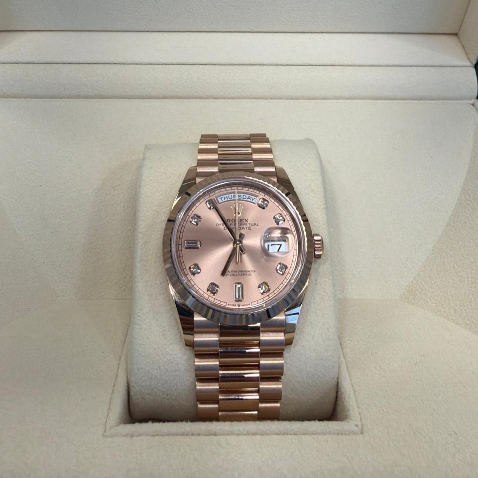 Rolex | Day-Date | 128235 | Red gold | 36 x 43 mm | Rose gold | Pink | Automatic