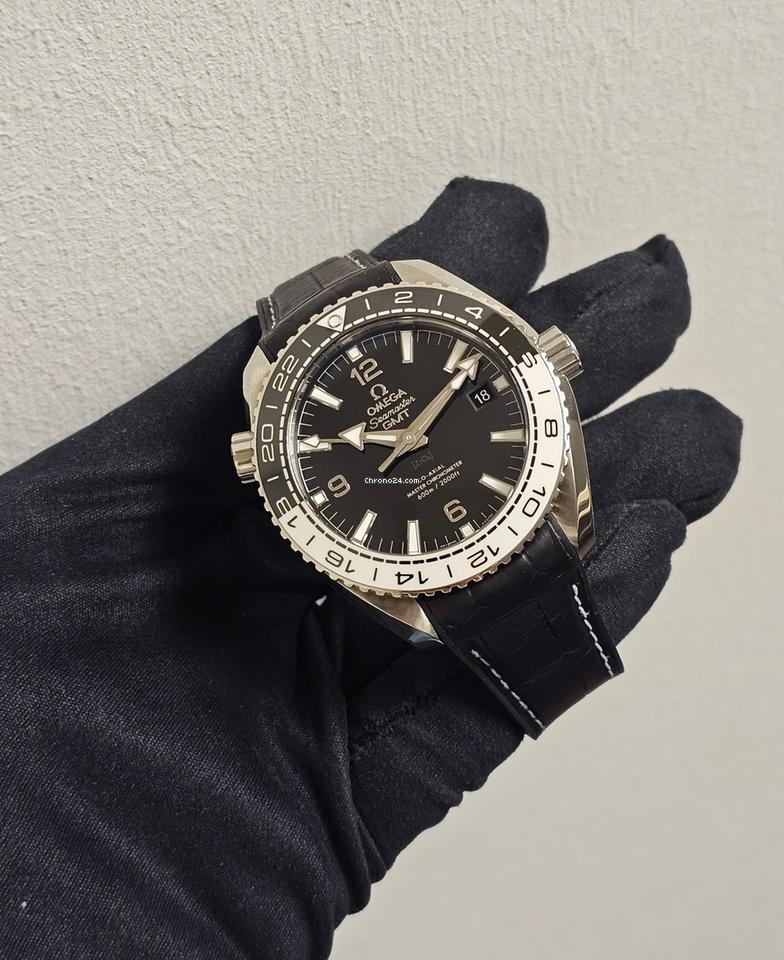 Omega Seamaster Planet Ocean GMT Steel 44 MM - 'Oreo Edition' Black/White Bezel-Box & Papers 2026