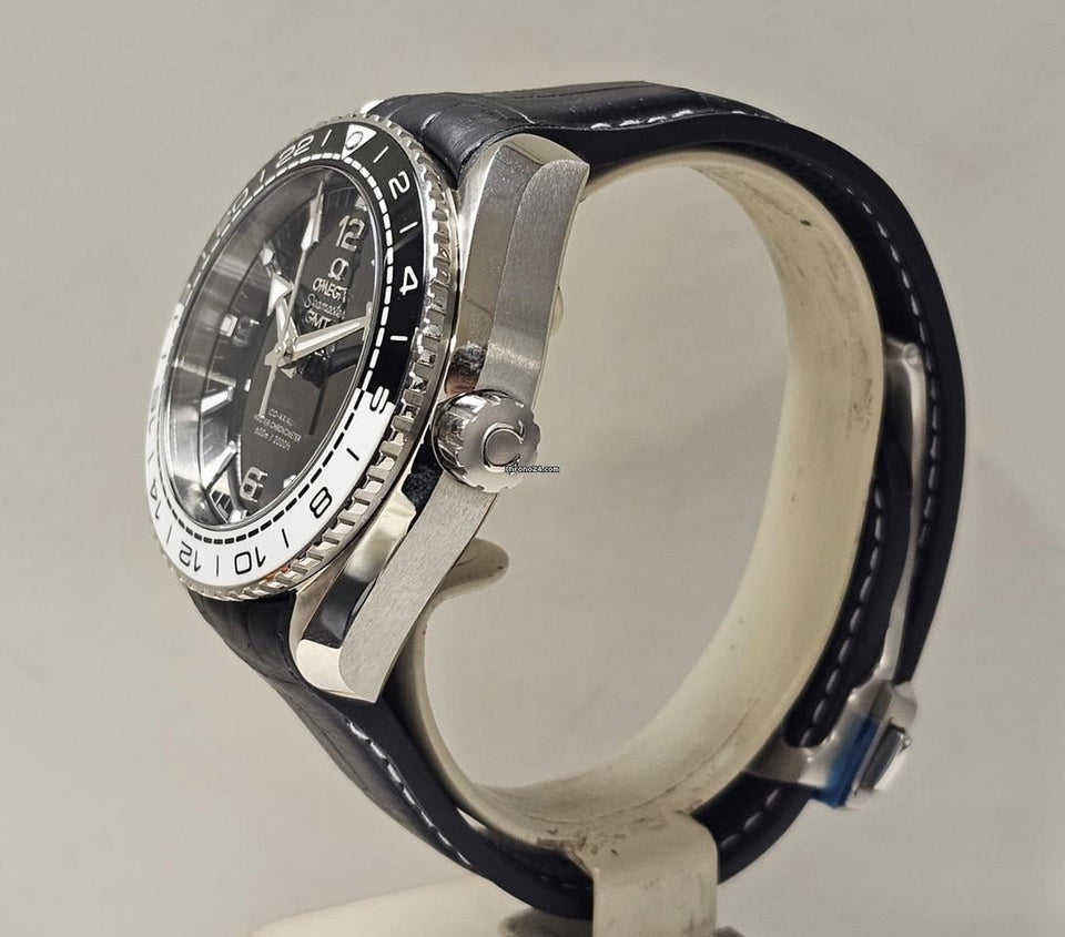 Omega Seamaster Planet Ocean GMT Steel 44 MM - 'Oreo Edition' Black/White Bezel-Box & Papers 2026