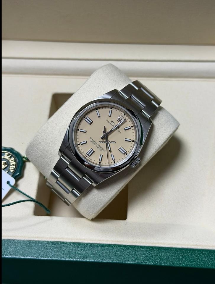 Rolex | Oyster Perpetual | 126000 | Steel | 36 mm | Steel | Brown | Automatic