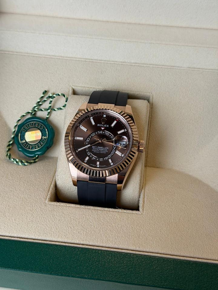 Rolex | Sky-Dweller | 336235-0002 | Rose gold | 42 mm | Rubber | Brown | Automatic